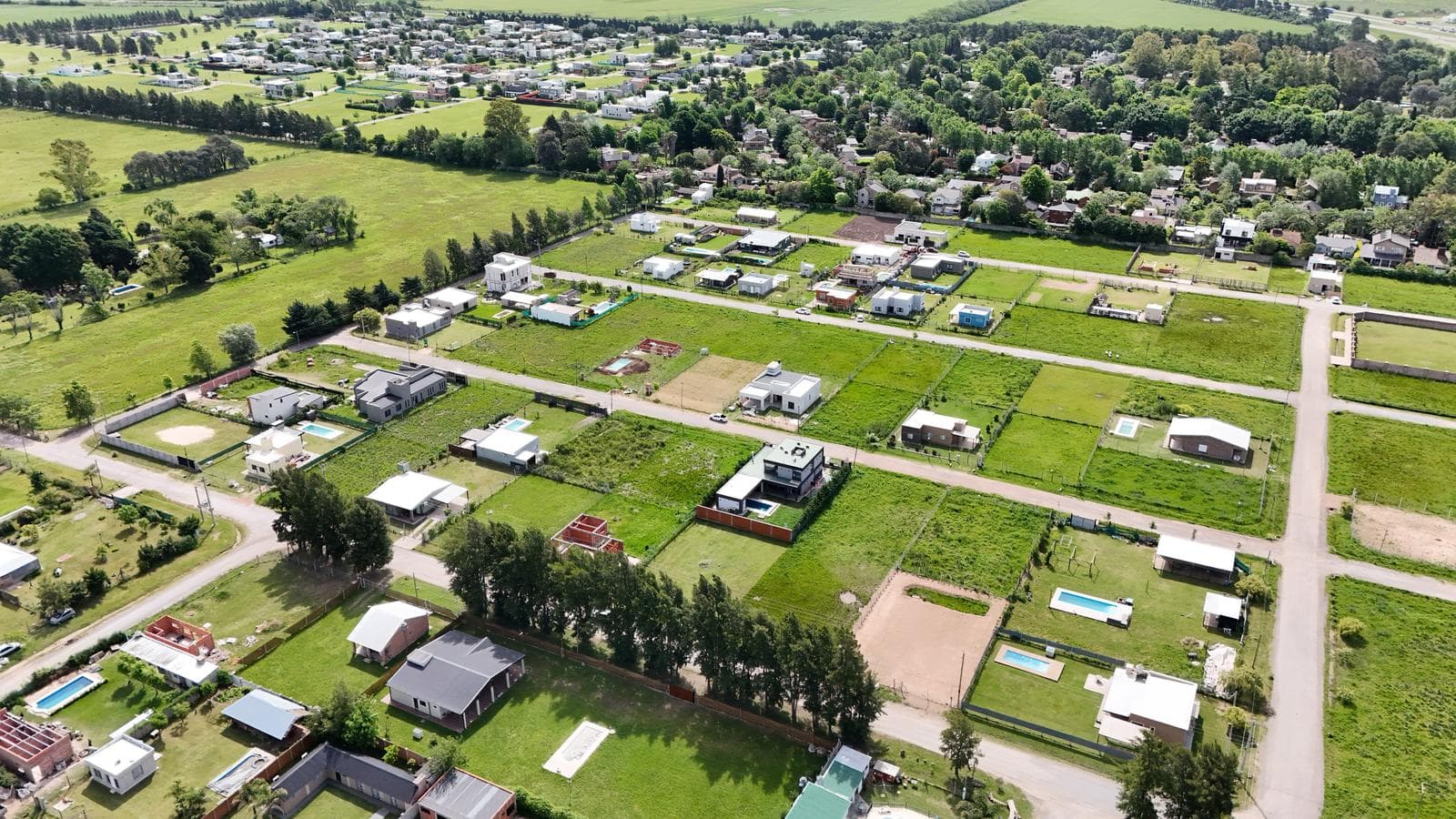 Terreno en barrio Aire Pampa, de 600m2. Ciudad de Zárate - 1