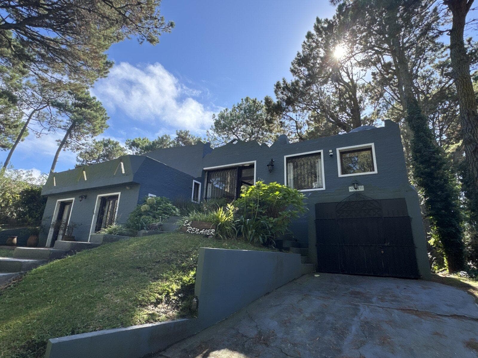 Casa en venta - 3 Dormitorios 2 Baños - Pinamar - 1