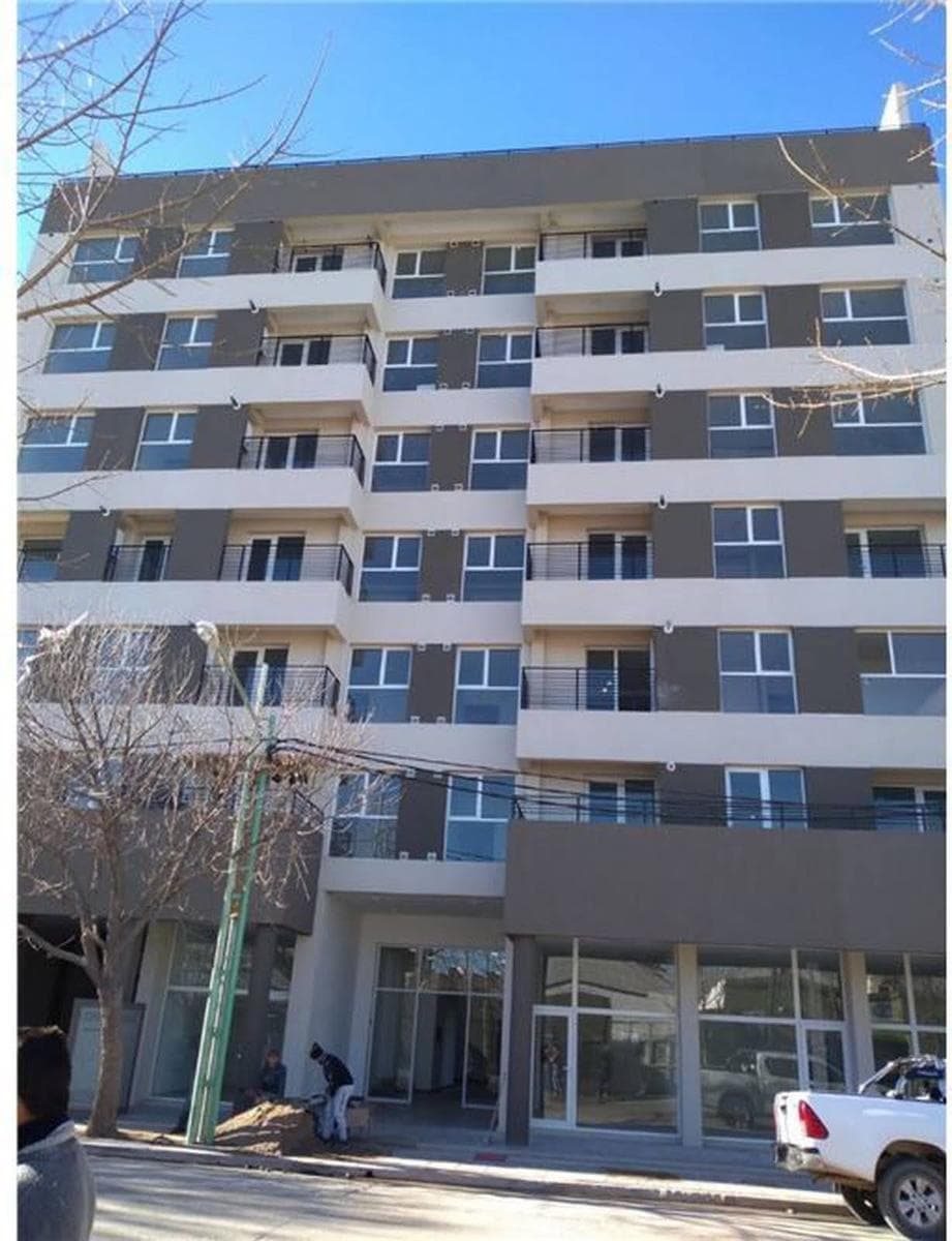 VENTA DEPARTAMENTO 2 DORMITORIOS C/COCHERA Y BAULERA - CENTRO, CIPOLLETTI - 1