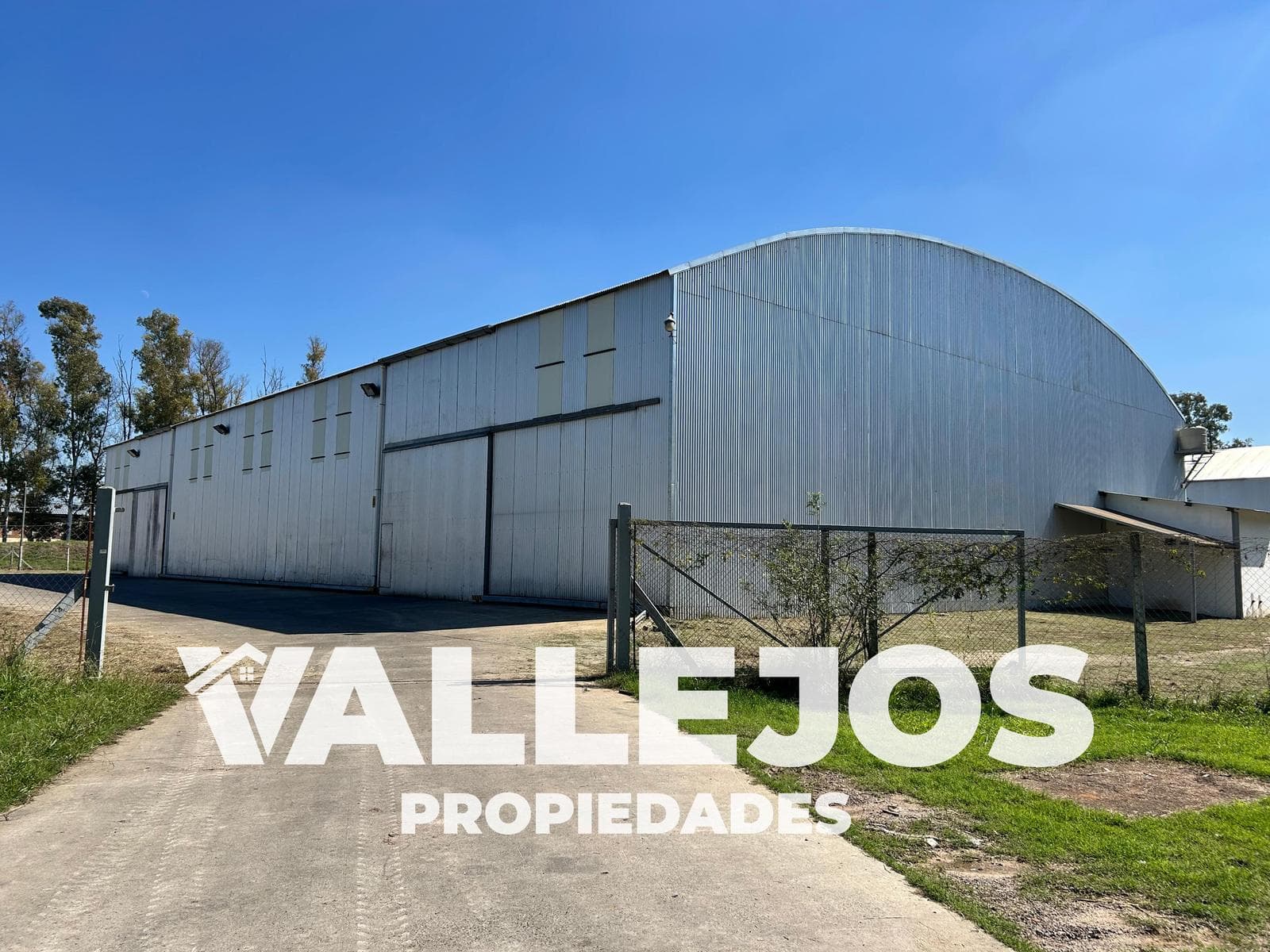 NAVE INDUSTRIAL/GALPON 1433 m2 - PARQUE INDUSTRIAL LUIS GUILLON - 1