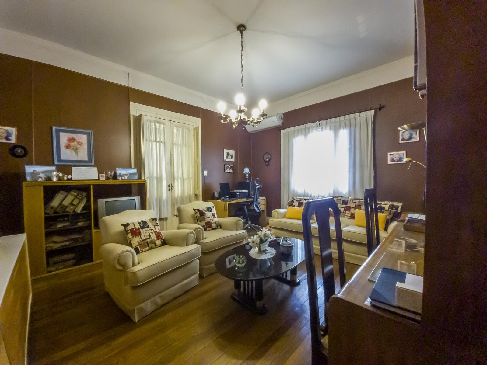 Casa 5 amb, 2 dormis, Living, Cocina, Comedor, Patios, Cochera, Parrilla, Quincho (Villa del Parque) - 1