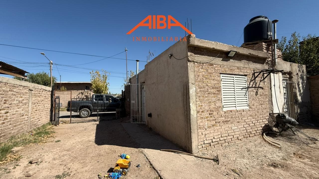 Vende casa de 1 dormitorio en Centenario - 1