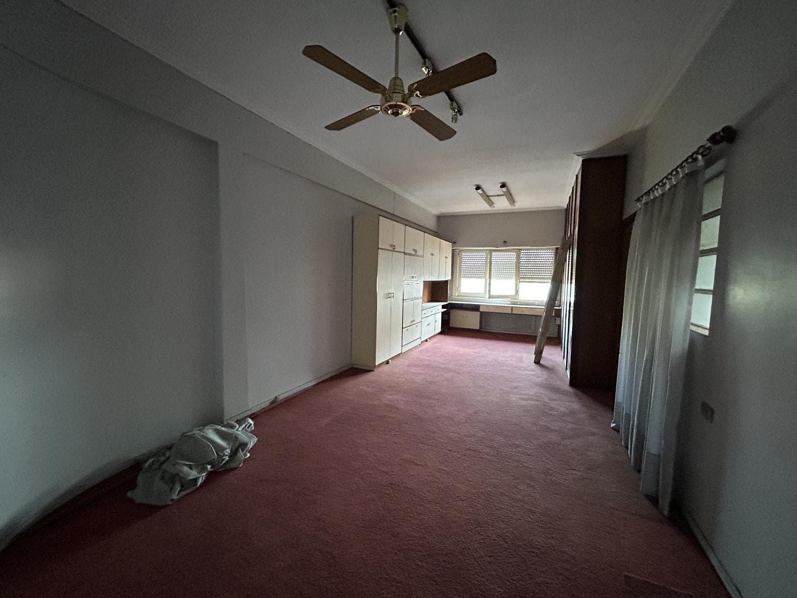 Venta oficina en Avellaneda - 1