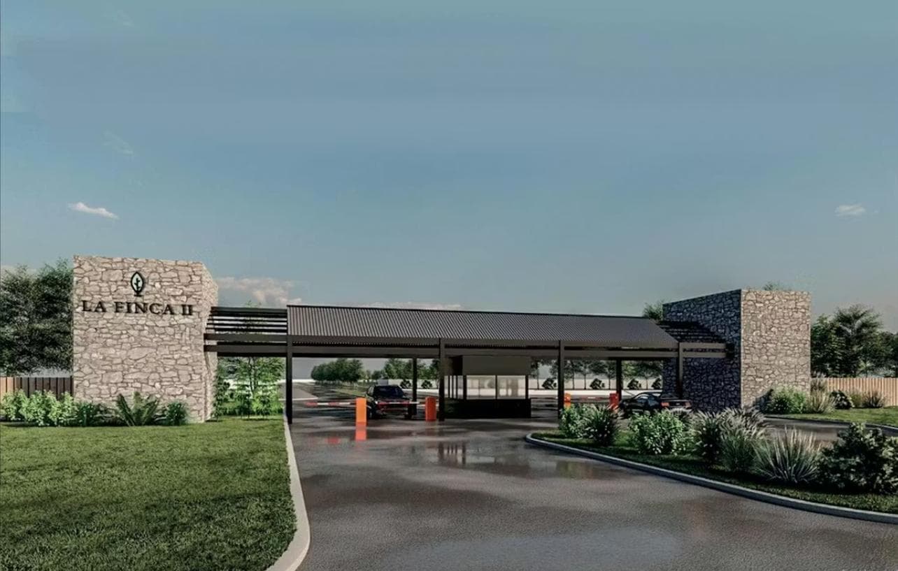 Terreno en La Finca 2 - 1