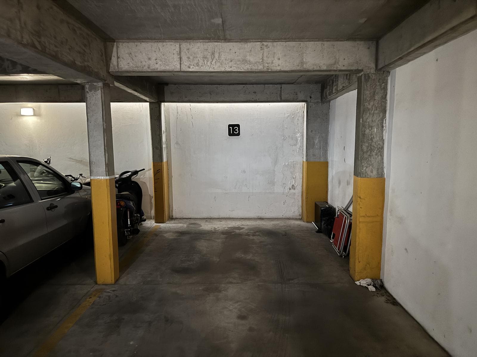 Cochera en venta dentro de edificio - 1