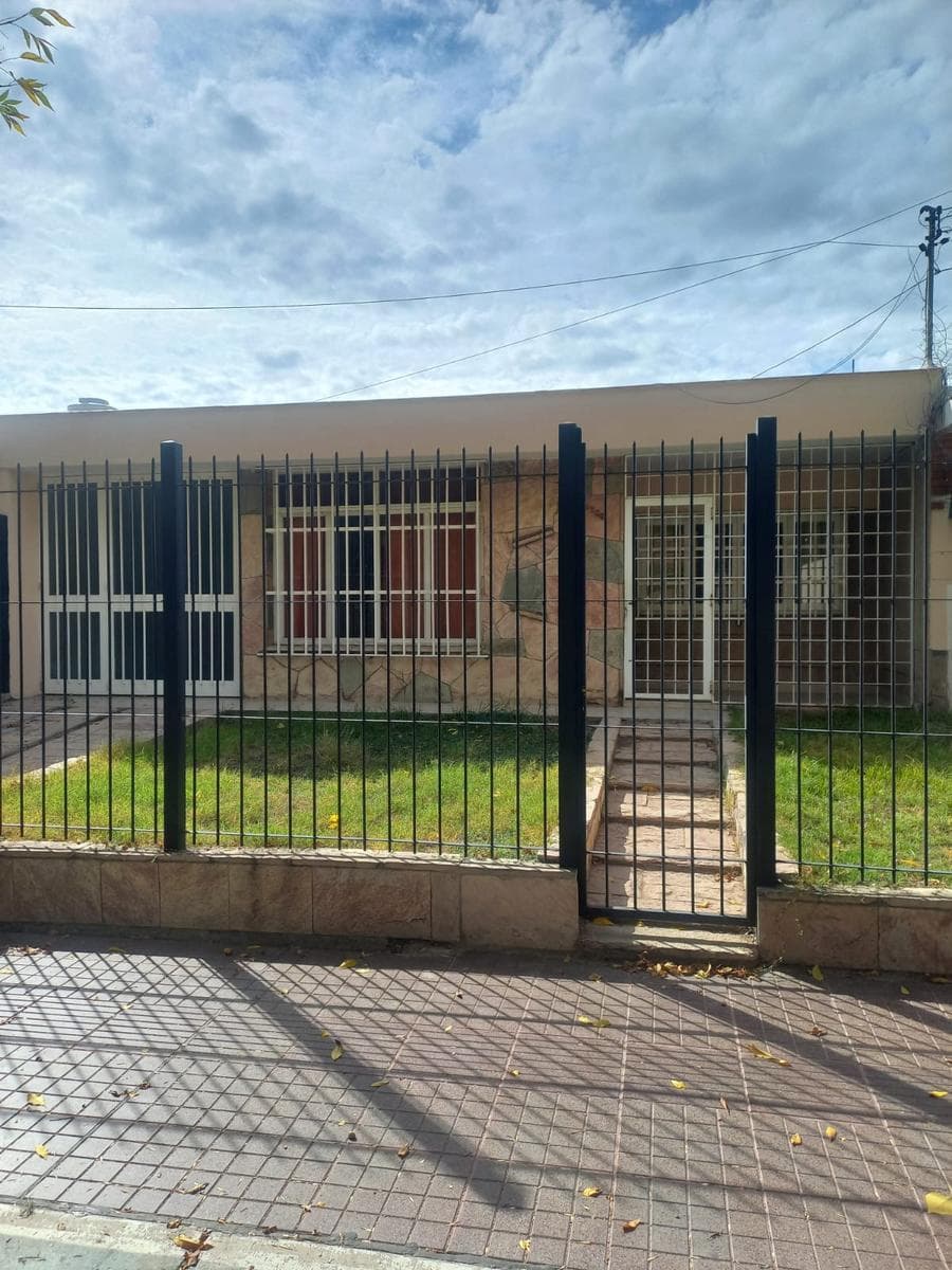 Casa en Godoy Cruz - 1