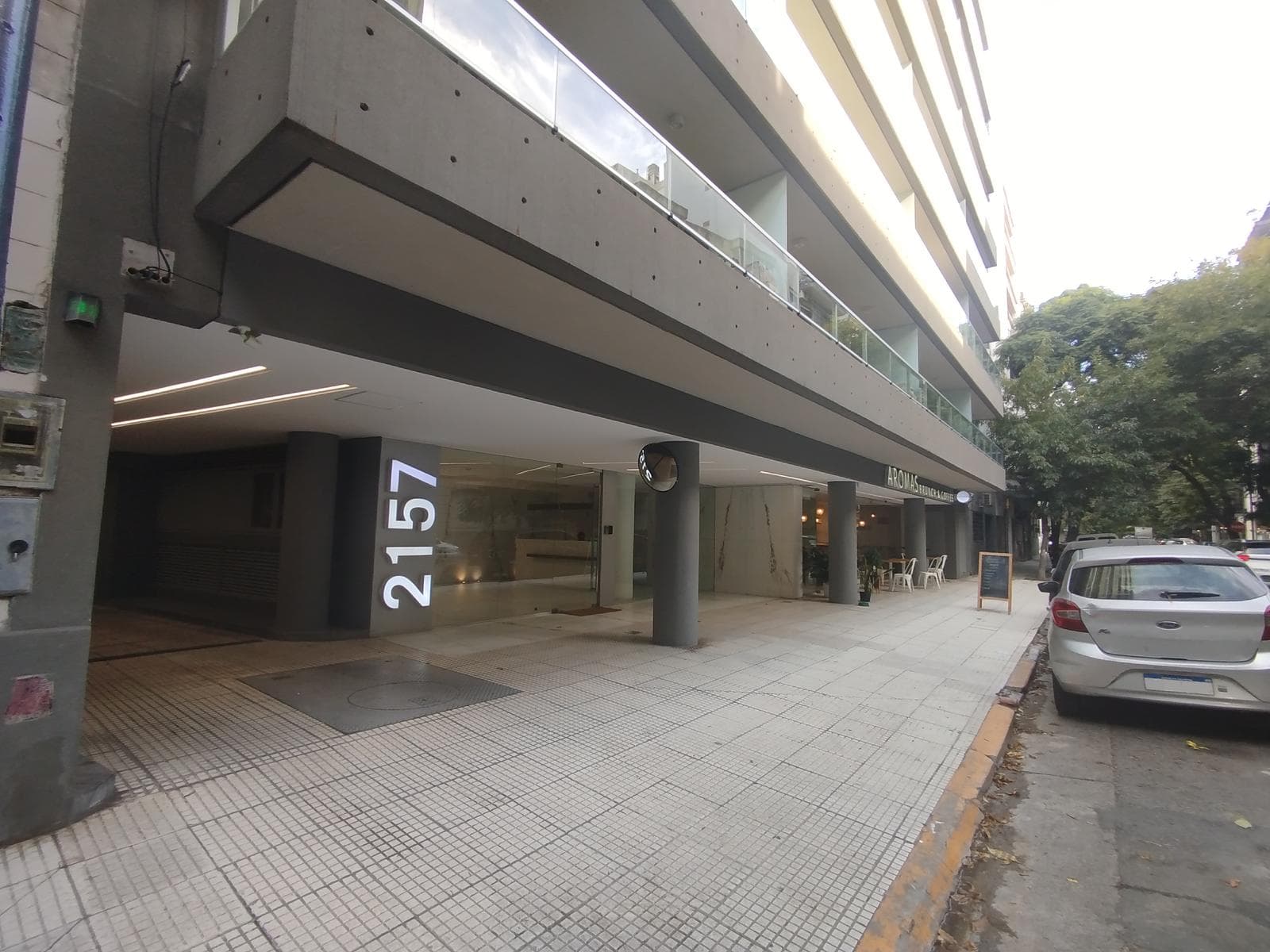 VENTA COCHERA FIJA Y CUBIERTA DE 12,50m², CÓMODA POR MONTAAUTO, EN BARRIO NORTE / RECOLETA - 1