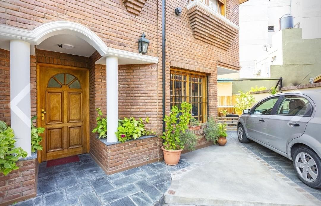 tipo duplex 3 dorm, patio y quincho - 1