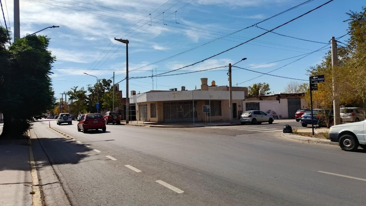 Local en Neuquen - 1