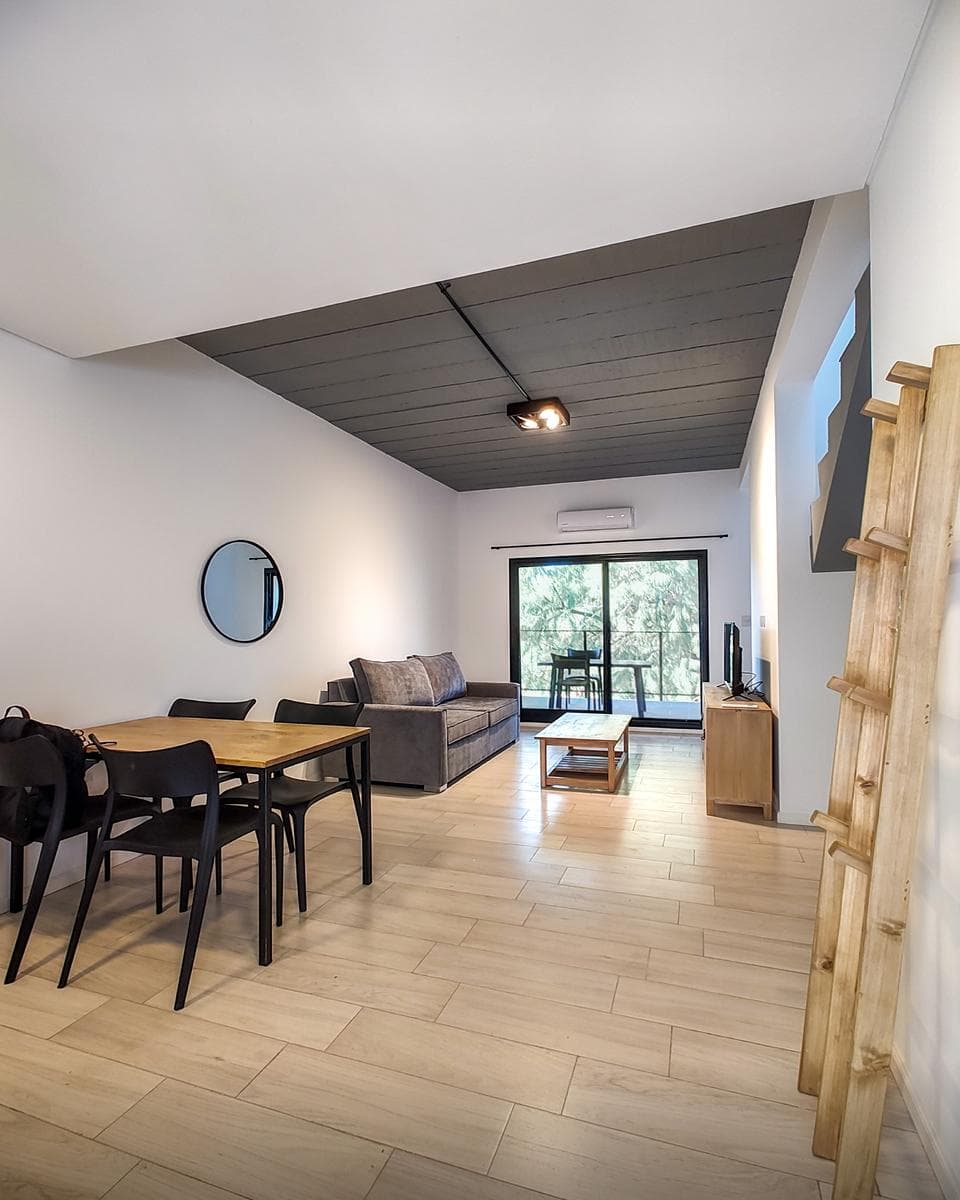 Departamento a estrenar de dos ambientes amueblado, en alquiler, a mts. de la Universidad Austral. - 1