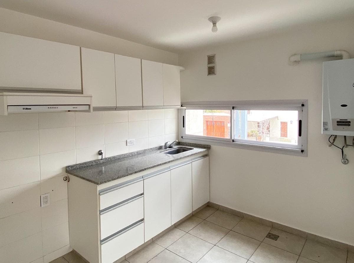 Departamento de un dormitorio en barrio Las Flores - 1