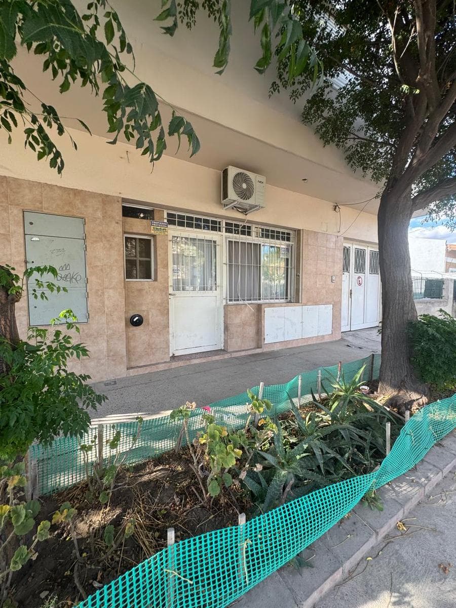 VENTA COMPLEJO DE 4 DEPARTAMENTOS - Bº AREVALO- CIPOLLETTI - 1