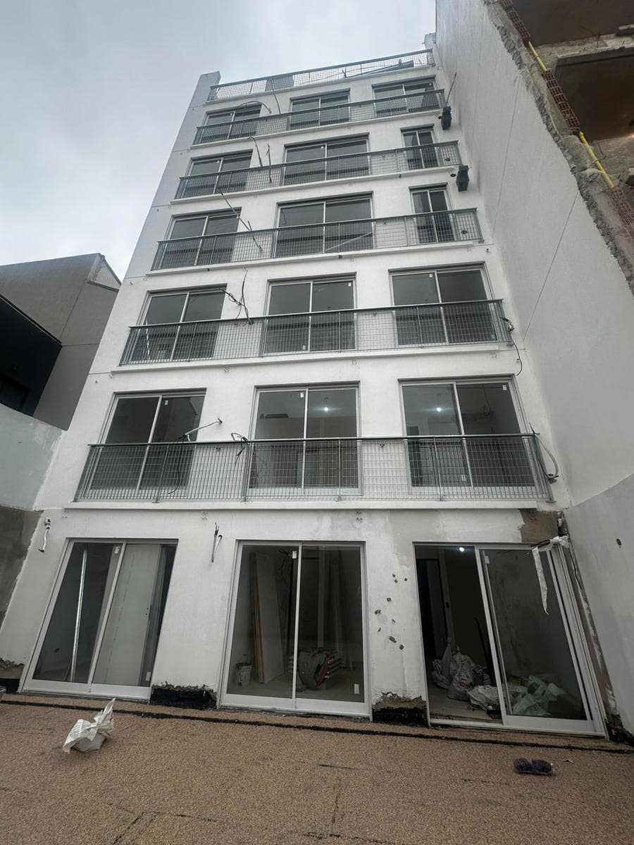 Edificio Comercial en alquiler - 24 Ambientes - Villa Crespo - 1