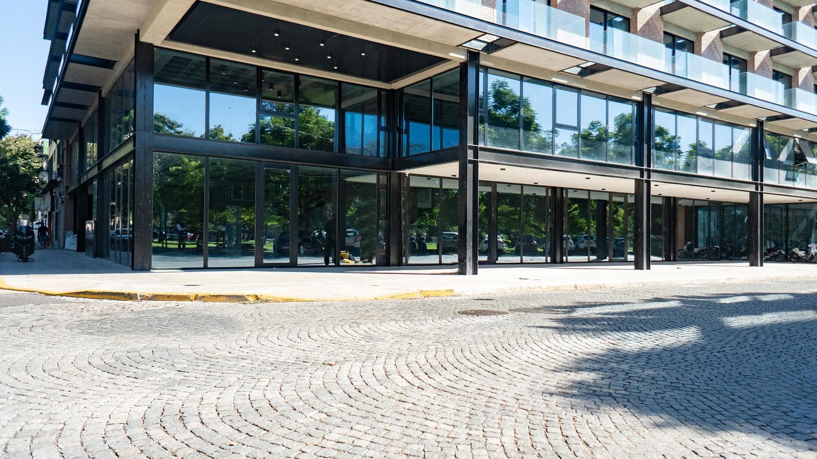 Alquiler local comercial estrenar barrio martin - 1