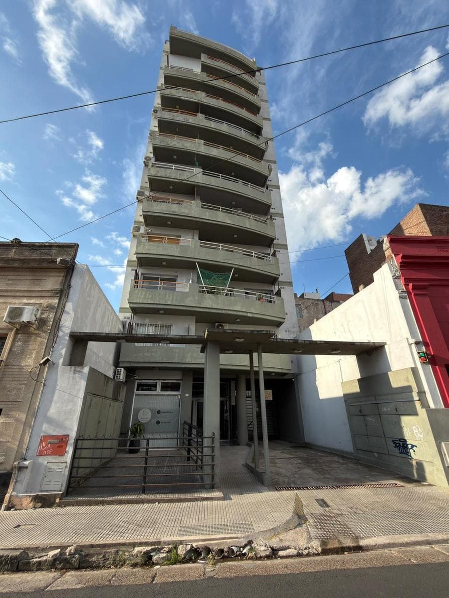 Vendo departamento zona Casa de Goberno. - 1