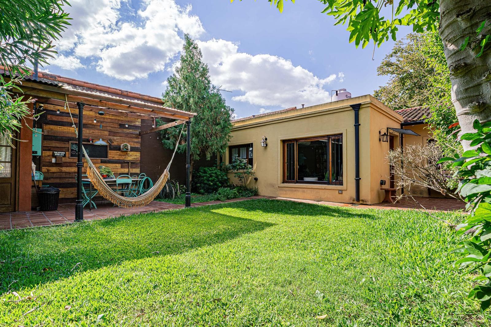 Venta Casa 4 Ambientes con jardin, Beccar - 1