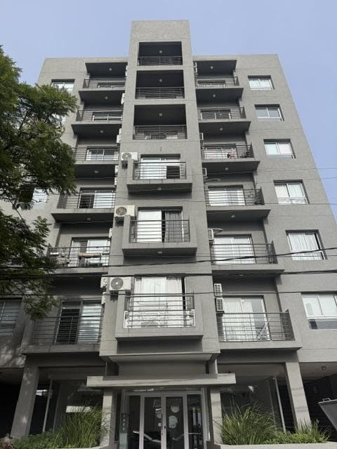 DEPARTAMENTO DOS AMBIENTES CON COCHERA - 1