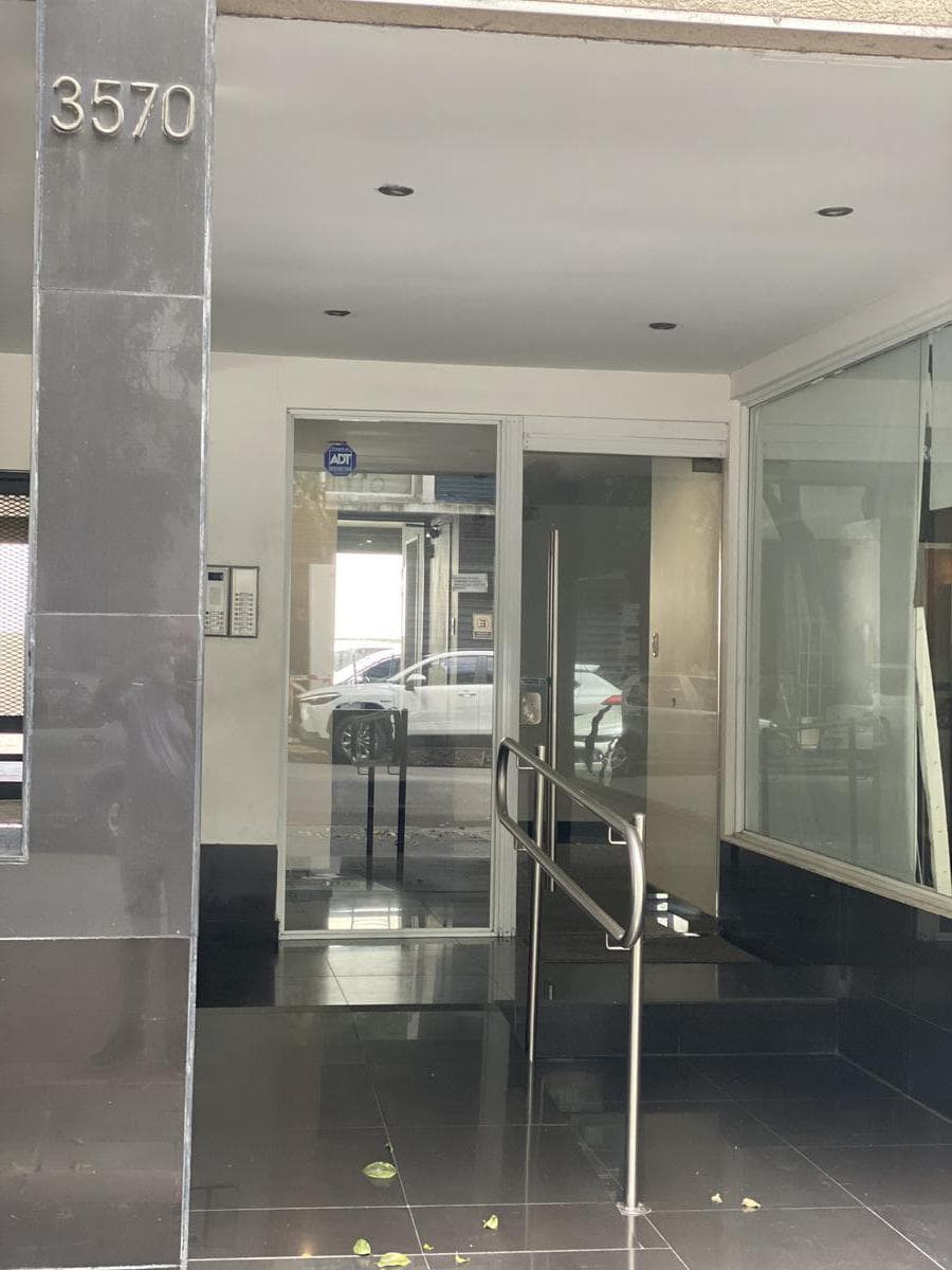 Magnifico, amplio y cómodo MONOAMBIENTE - a mts de Avenidas - Excelente Zona - 1