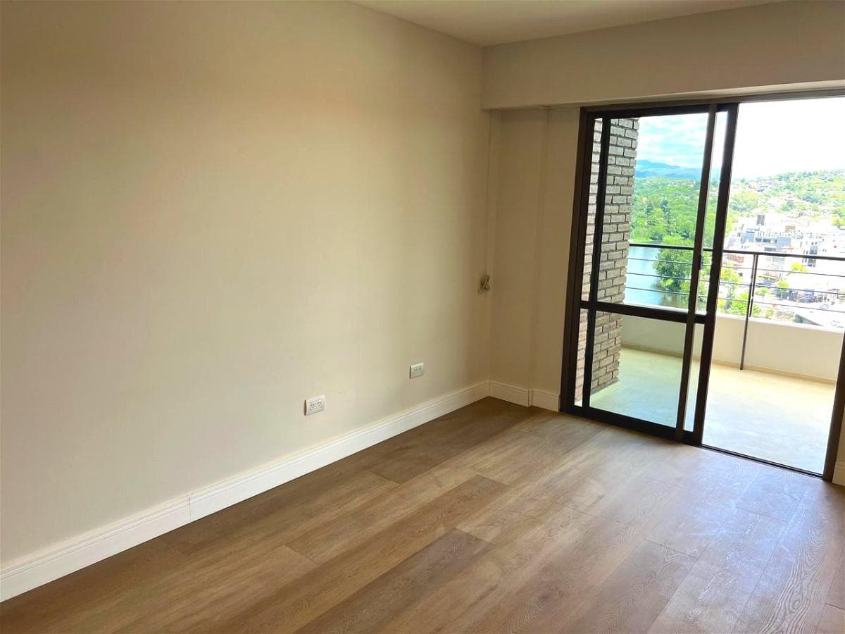 Departamento En Venta En Villa Carlos Paz - Vista al Lago - 1