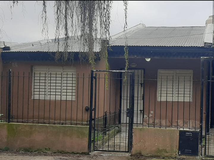 Venta Casa 3 amb. en Campana Zona Norte - 1