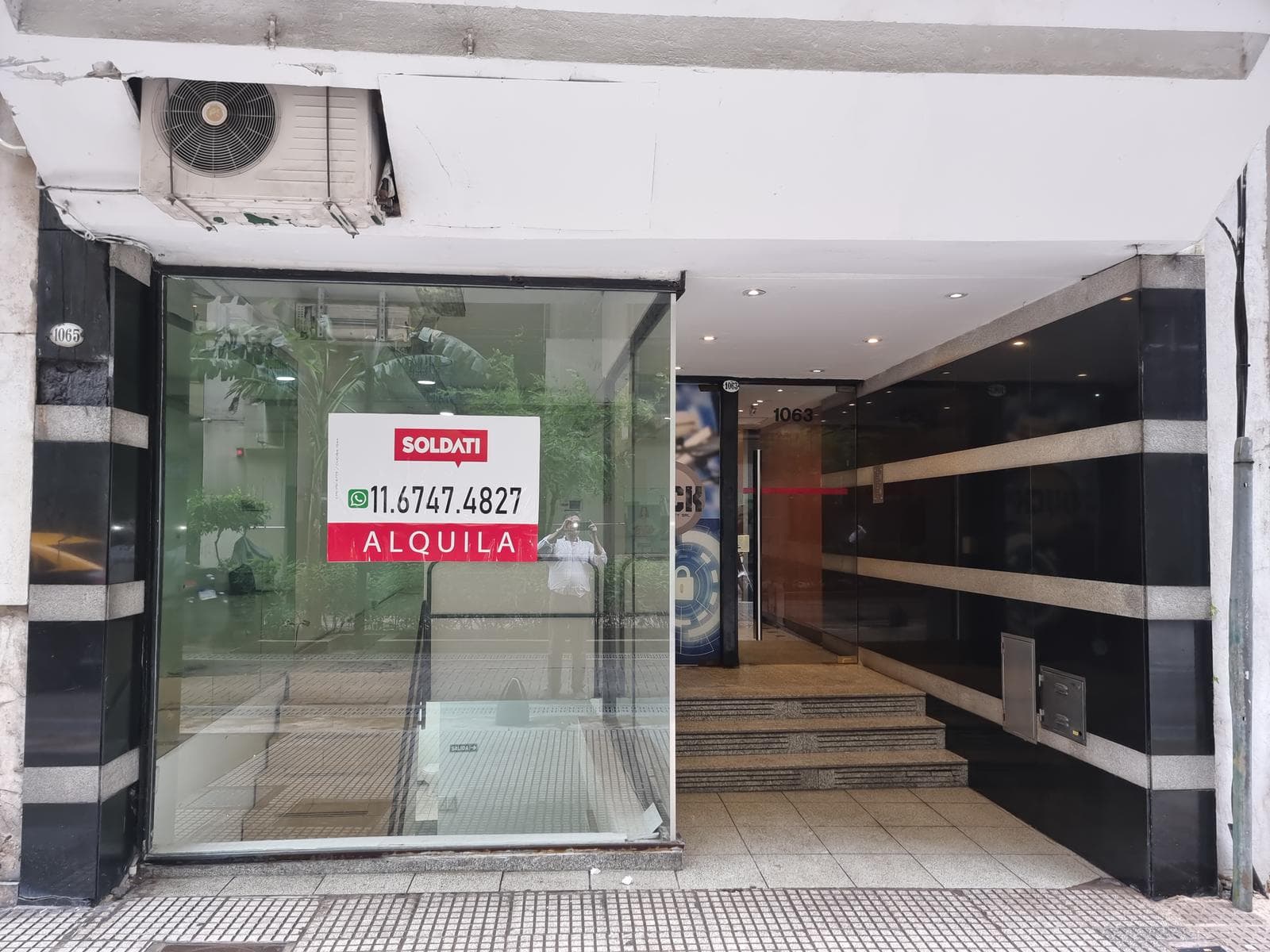 Local a la calle de 3 plantas en Retiro - 1