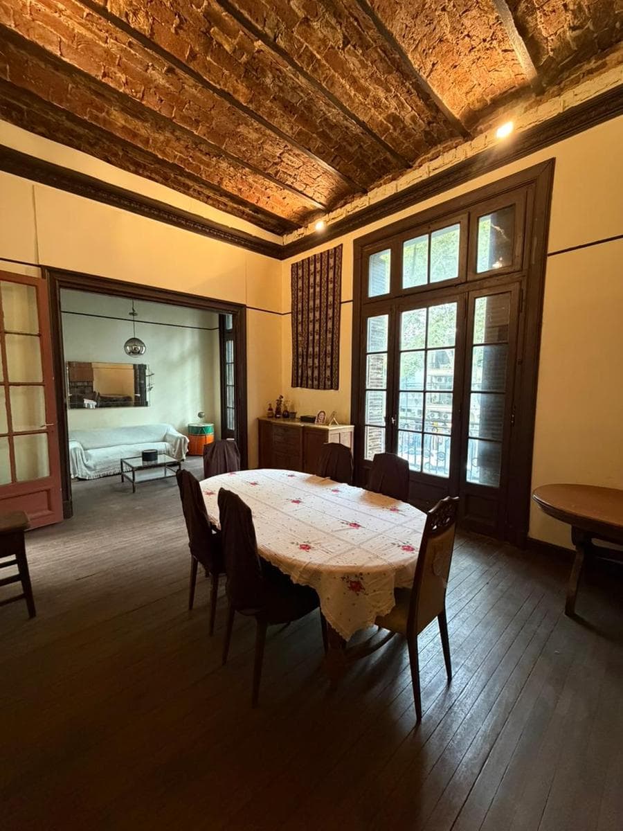 VENTA - Cinco Ambientes muy luminoso c/balcon - Parque Patricios - 1