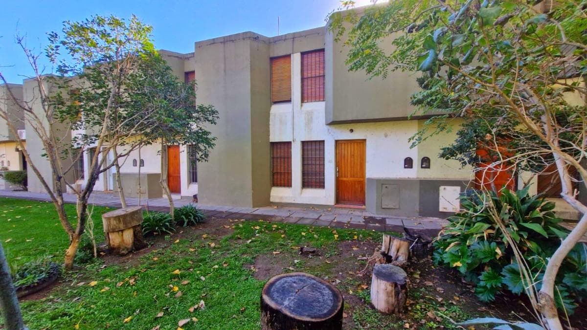 Petit Chalet, B. 12 de Septiembre, Cipolletti - 1