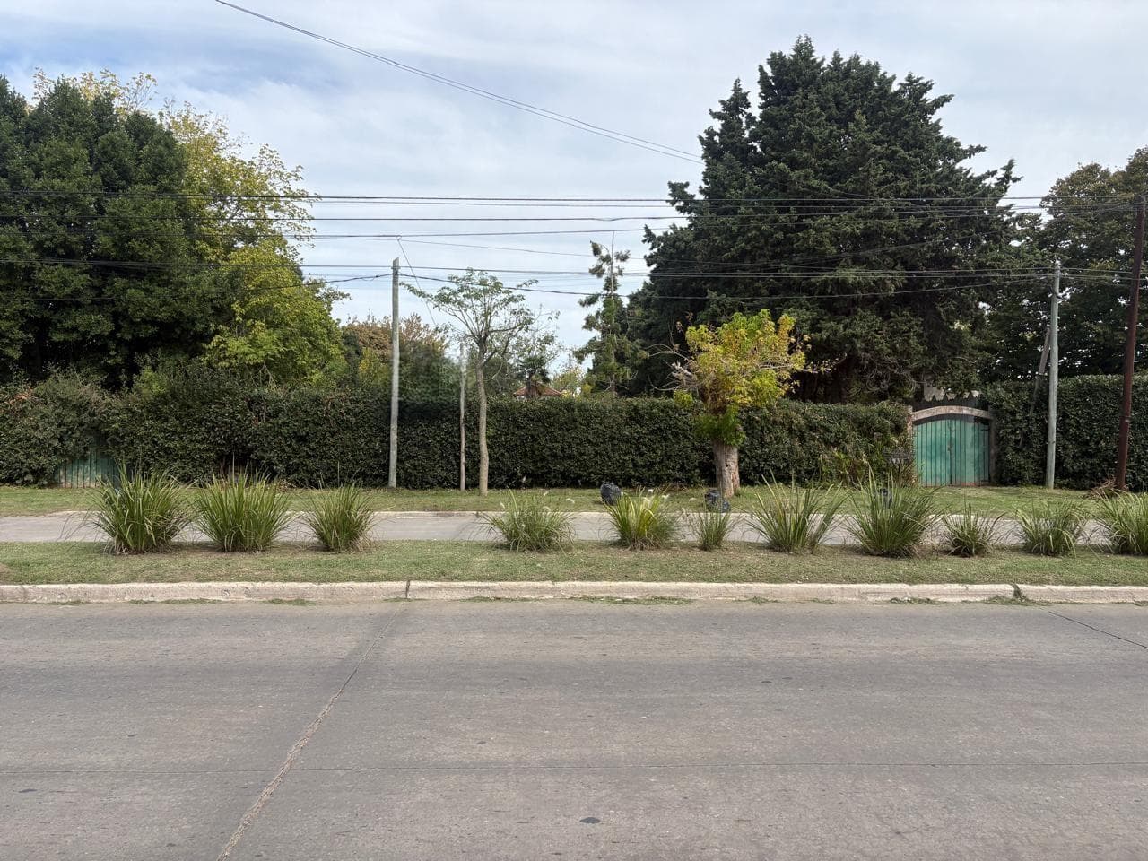 LOTE EN VENTA EN GONNET - 3300 m2 - 1