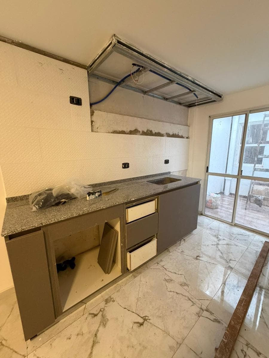 PH monoambiente. Garay esquina Primero de Mayo. Con Patio. - 1