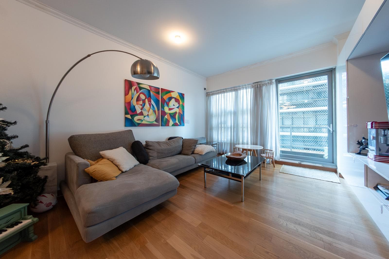 VENTA 2 AMBIENTES EN MADERO CENTER CON COCHERA - 1