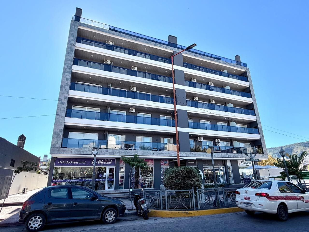 Departamento en Villa Carlos Paz 3 dormitorios cochera pileta - 1