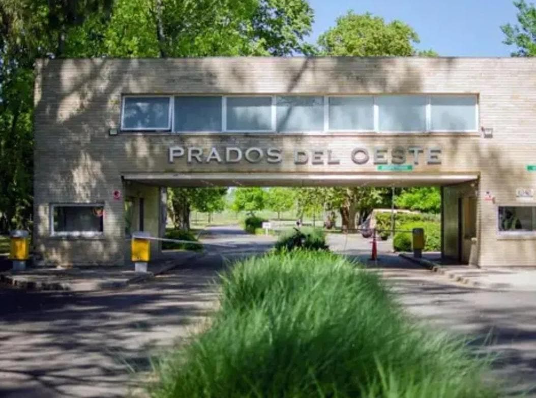 Terreno / Lote en Prados del Oeste en Paso Del Rey - 1
