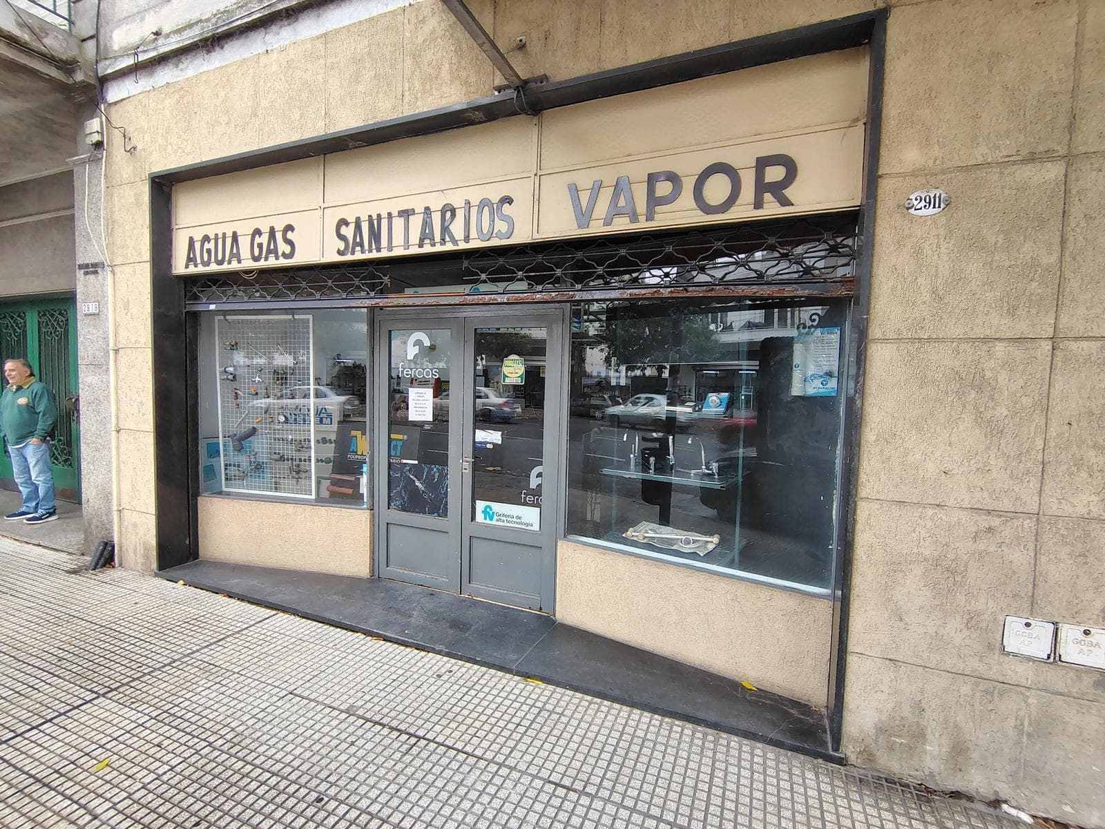 Venta Local Comercial en Flores - 1