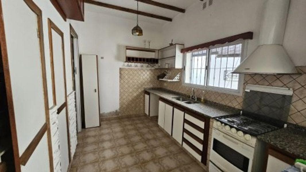 VENTA PH 4 AMBIENTES AL FRENTE EN PLANTA BAJA CON COCHERA RAMOS MEJIA - 1