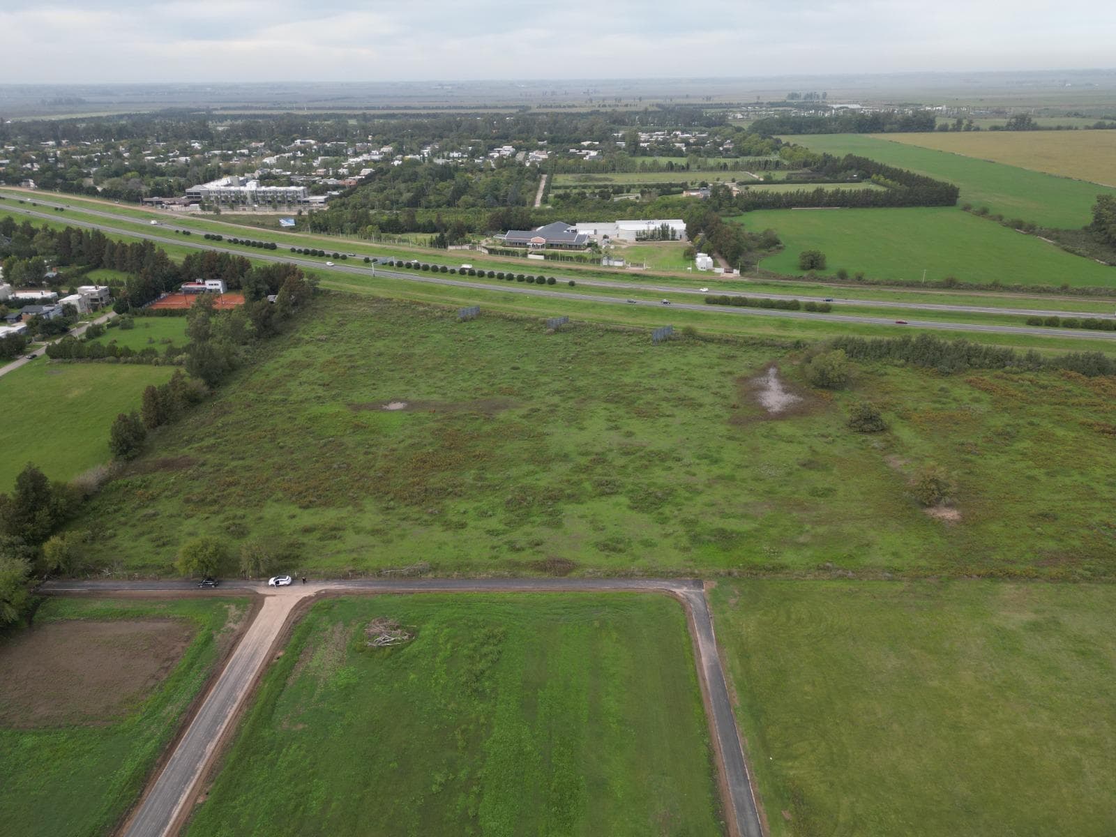 Venta – Campo de 4 Hectáreas en Funes | Ubicación Estratégica entre Av. Fuerza Aérea y Autopista Rosario–Córdoba - 1