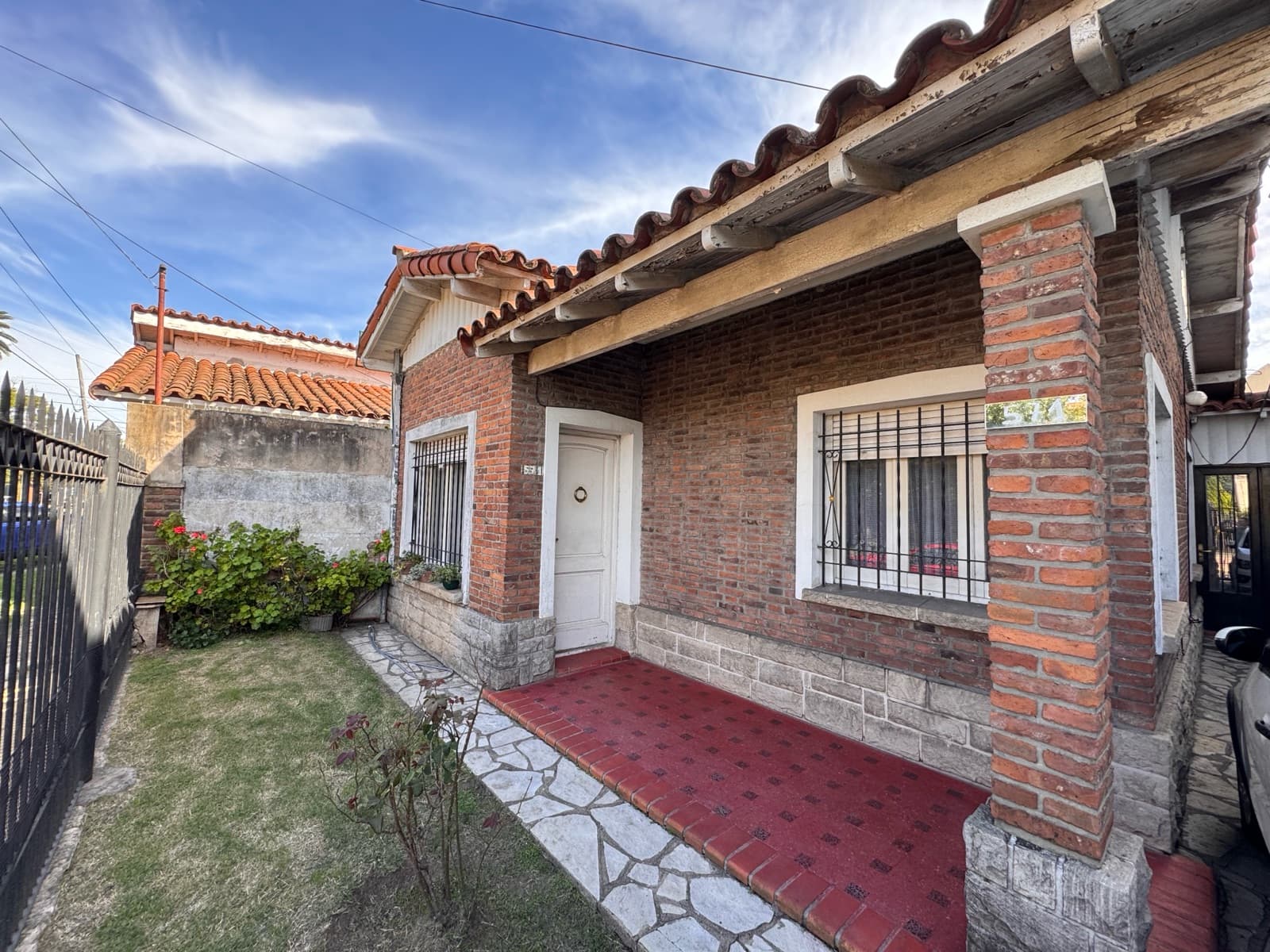 CASA TURDERA. EXCELENTE UBICACIÓN - 1