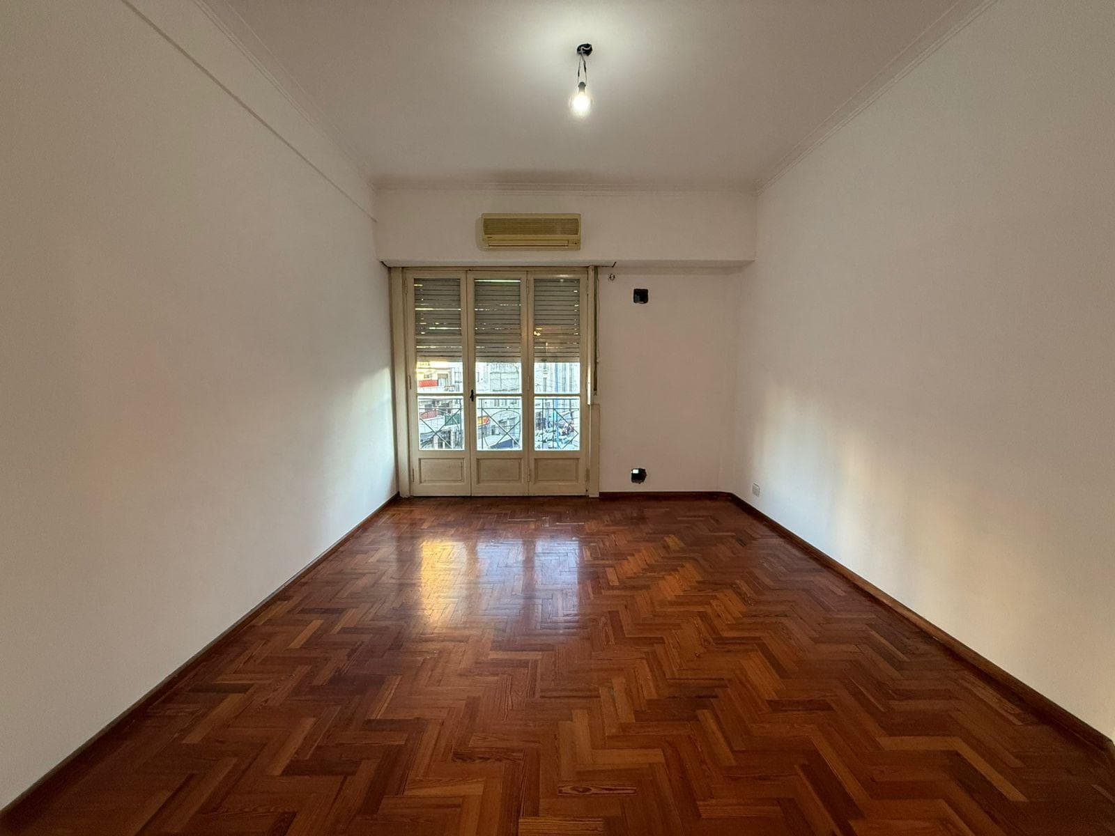 DEPARTAMENTO 3 AMB CON DEPENDENCIA VENTA EN LEVALLE 390 2°F (AVELLANEDA) - 1