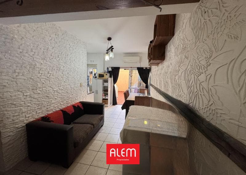 Departamento 3 ambientes con patio en Remedios de Escalada, Lanús - 1