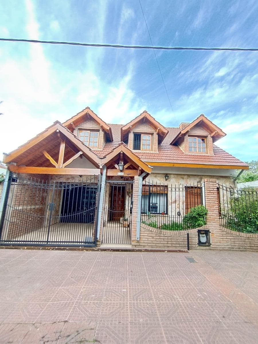 Casa 6 ambientes en venta en Ituzaingo Sur - 1