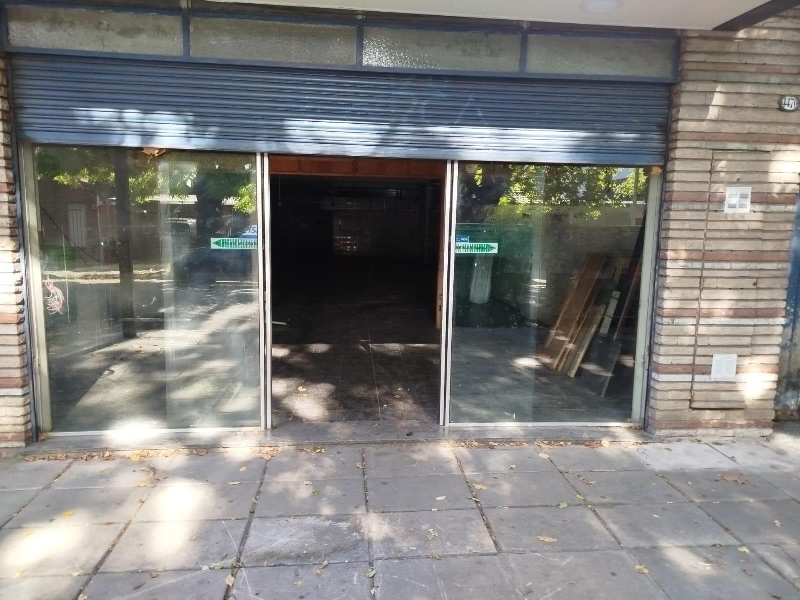 Local de Gran Metraje en Lugones al 4400 - Oportunidad por Ubicación - 1