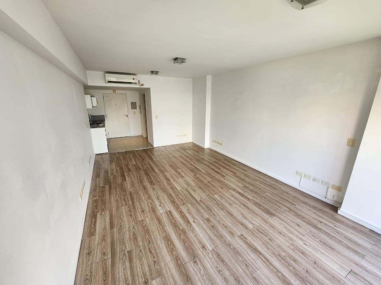 Oficina en Alquiler Monoambiente en Belgrano, Luminosa con Seguridad 24 hs!! - 1