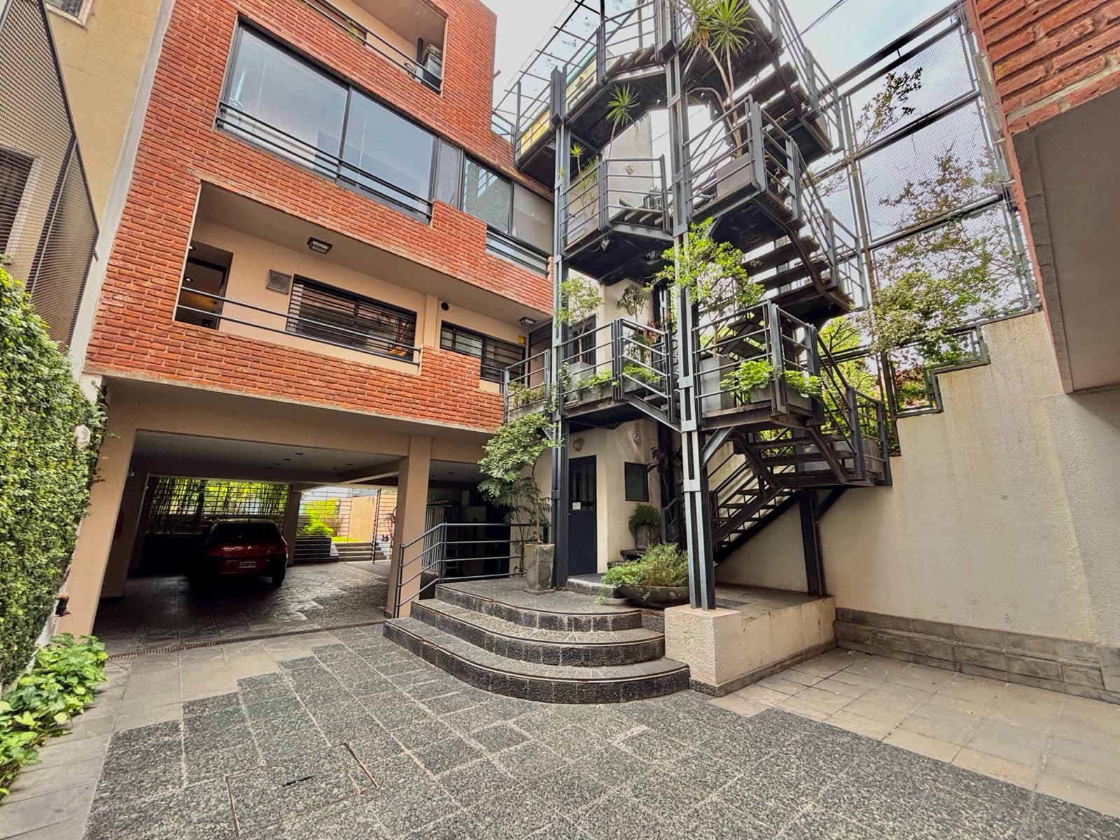 Impecable Dúplex 3 Amb Reciclado - Vista Abierta, Cochera Cubierta y Pileta - 1