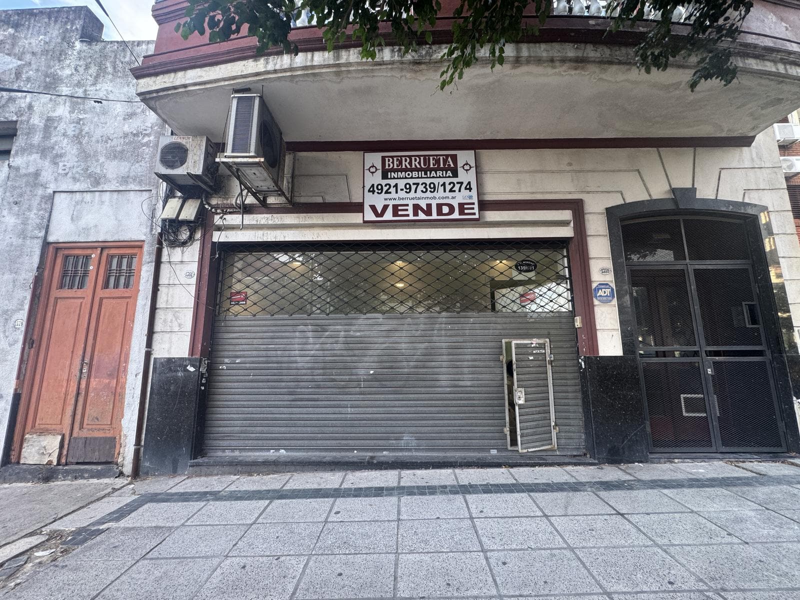 LOCAL EN VENTA EN PARQUE CHACABUCO SOBRE AV. JOSÉ MARÍA MORENO - PLANTA LIBRE SIN COLUMNAS - 1