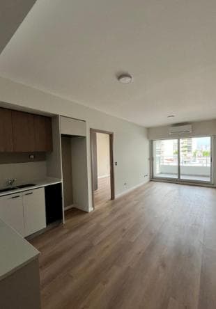 Departamento dos ambientes en Boedo, al contrafrente con balcón - 1