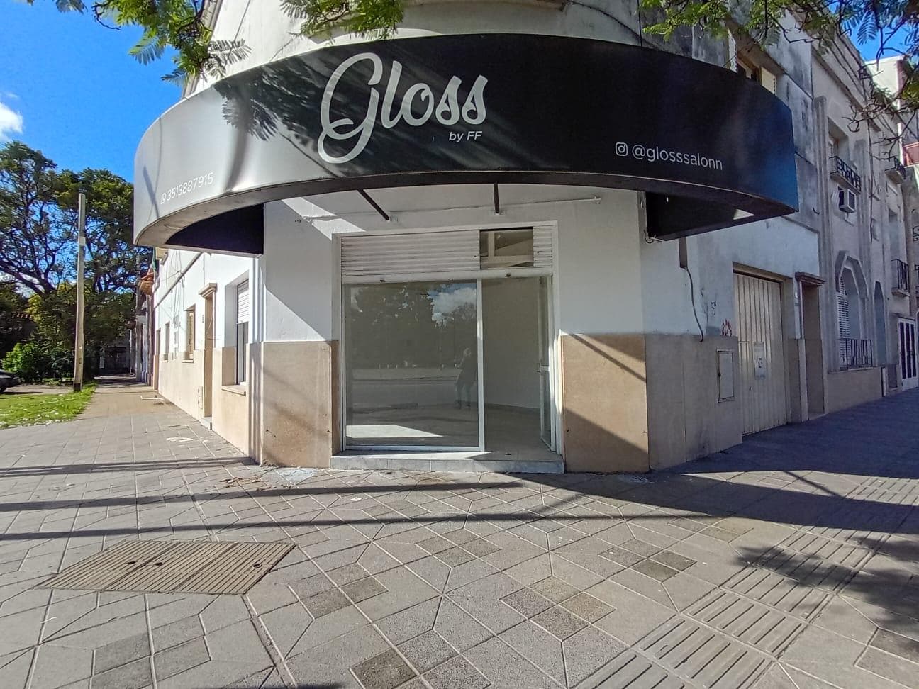 CASA Y LOCAL COMERCIAL ESQUINA - 1