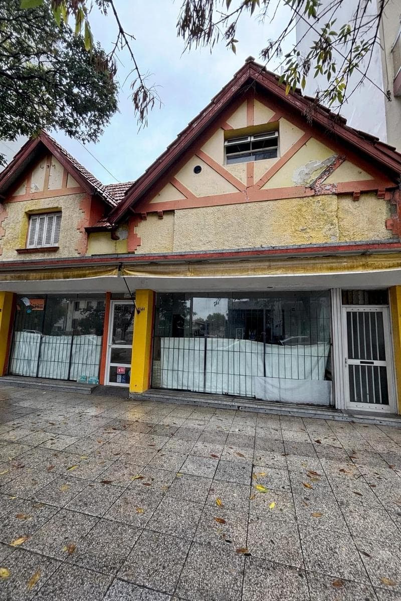 Local en La Perla - 1