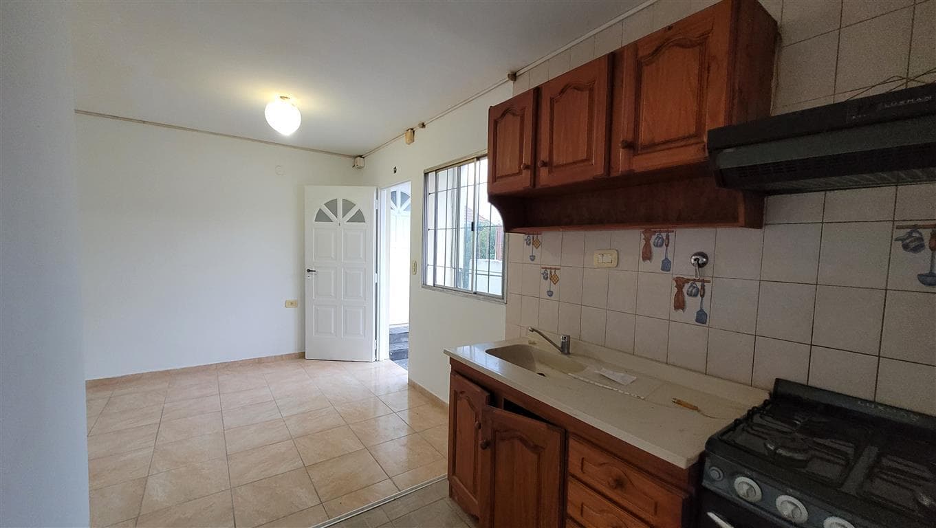 En Alquiler, PH 2 amb. Planta Alta Contrafrente. con lavadero. - Munro - 1