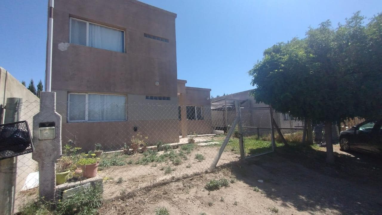 Casa en venta 3 dormitorios + patio - 1