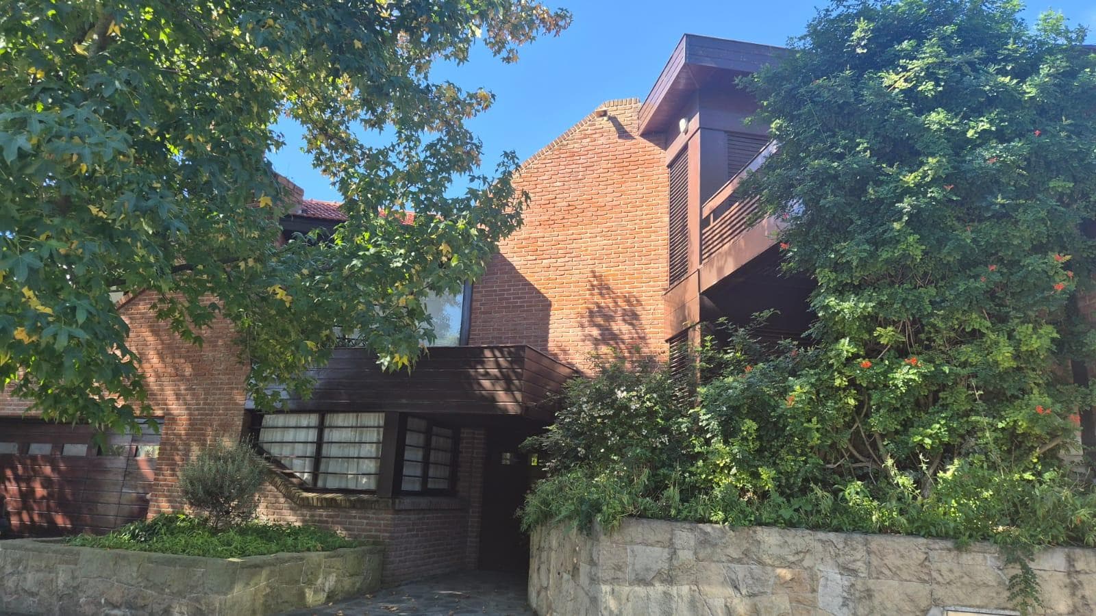 ALQUILER 24 MESES CHALET - 5 AMBIENTES CON DEPENDENCIA - SAN CARLOS - 1