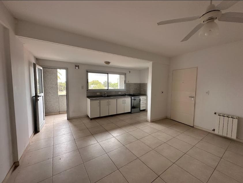 Departamento 2 ambientes con cochera Bernal en venta - 1